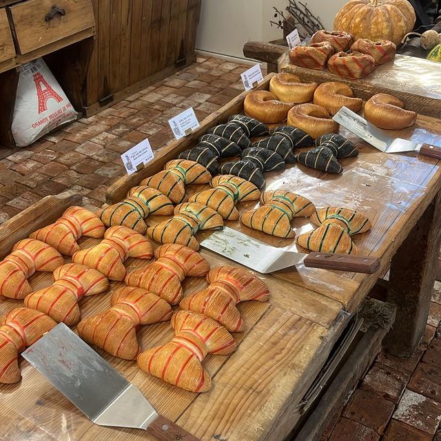 【韓国・狎鴎亭ロデオ🇰🇷】流行りのリボンクロワッサンカフェ🥐🎀