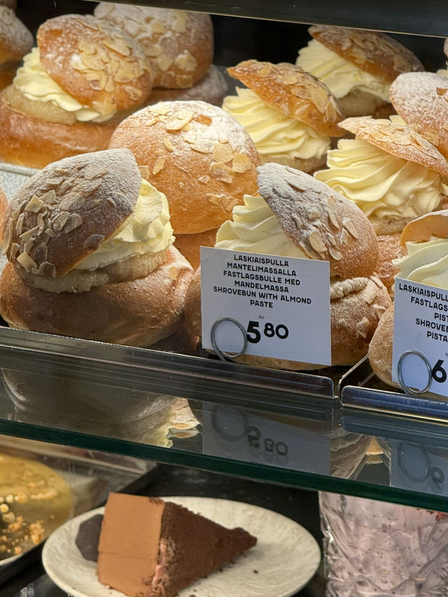 Tea Time in Helsinki: A Stylish Experience🫖