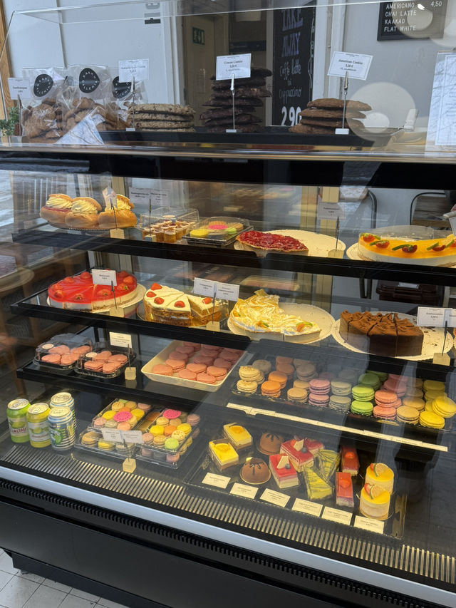 Delicious and Lovely Cakes at Kakkugalleria🎂