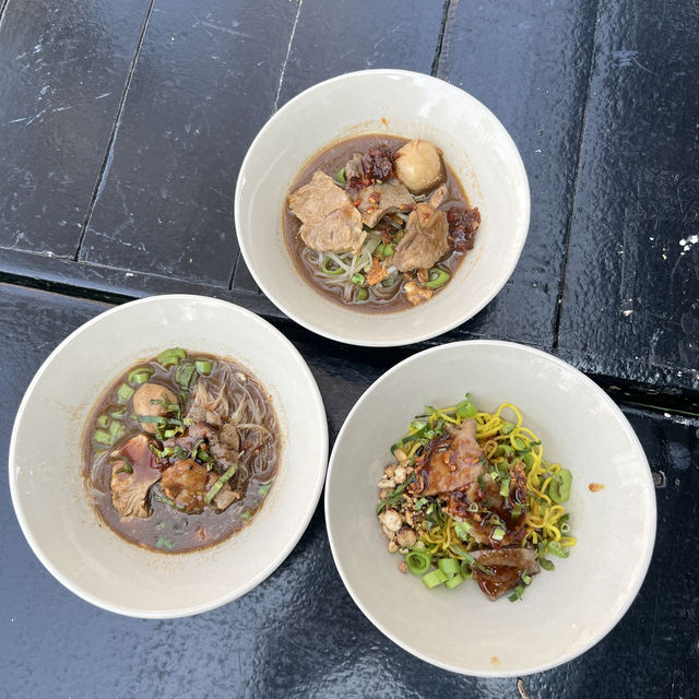 ผ่านมา..ภูพาน จ.สกลนคร ต้องแวะทานก๋วยเตี๋ยวร้านนี้