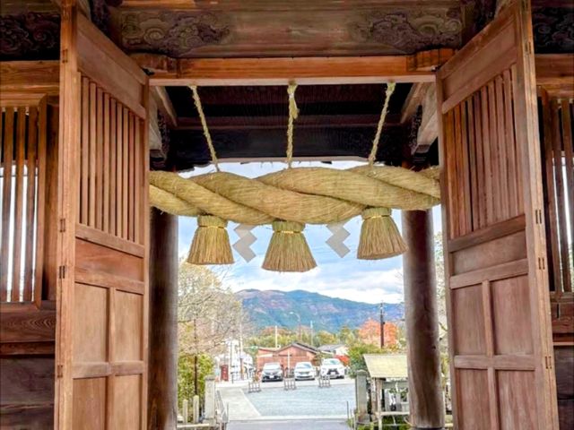 火山下的阿蘇神社，擁有2500多年歷史的古老神社