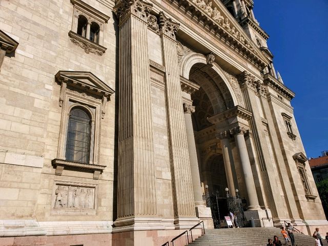 [🇭🇺ブダペスト] 聖イシュトヴァーン大聖堂 — 街の中心にそびえる壮麗なファサード