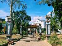 越南大叻市中心著名寺廟景點：靈光寺Chùa Linh Sơn，祈福很靈驗，適合打卡拍照📸祈福