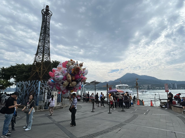 📚☕ A Lazy Genius’s Guide to Tamsui Fisherman Wharf: Books, Brews & Sea Views