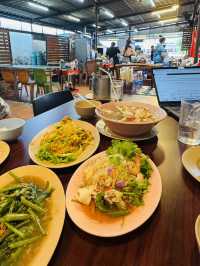 ข้าวต้มบ่าววี พัทลุง – มื้อค่ำเรียบง่าย อิ่มอร่อย