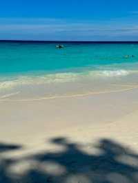 Phuket Paradise: Where the Sea Breeze Washes Your Worries Away