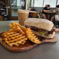a nice cafe with good food