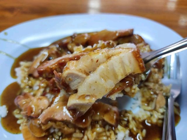ร้านเด็ด ตำนานหมูแดงหมูกรอบ บ้านโป่ง