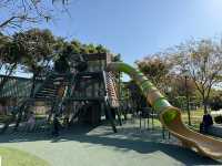 台中神岡 公園裡有坦克車？！有遮陽就給讚～遊具豐富又好玩
