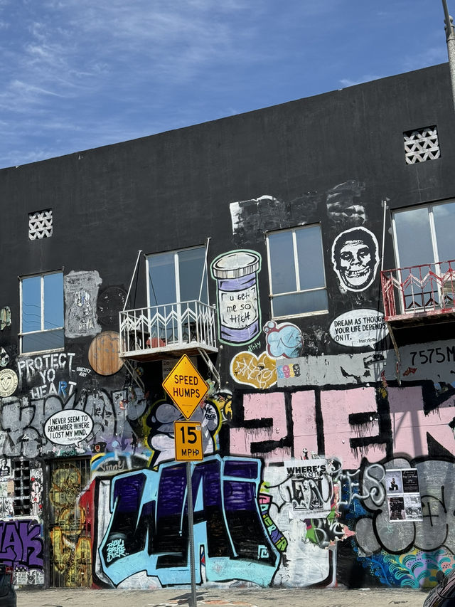 📷 Melrose 사진 명소: Pink Wall & Pink’s Hotdog, LA의 인스타 감성!