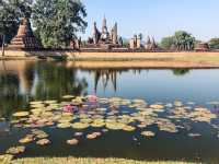 🏛️🌿 SUKHOTHAI WEEKEND ESCAPE: Where Ancient Kingdoms & Lotus Ponds Await! 