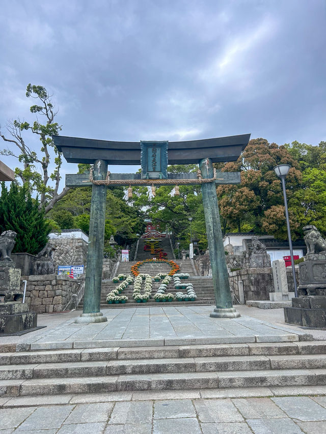 【花に囲まれて学問祈願】防府天満宮　山口