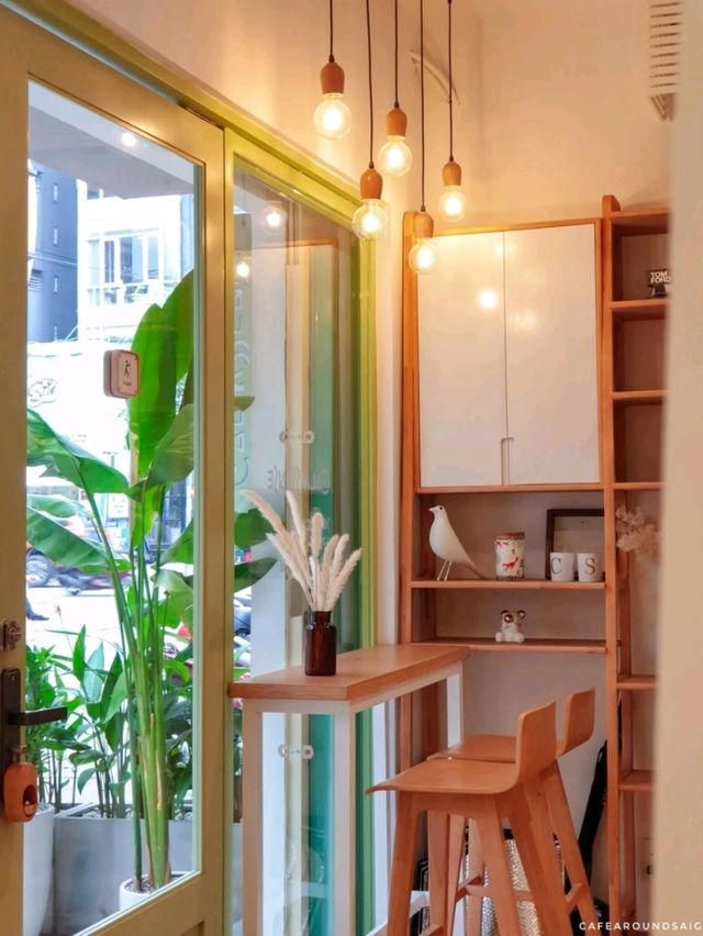 CalmSense Book Cafe