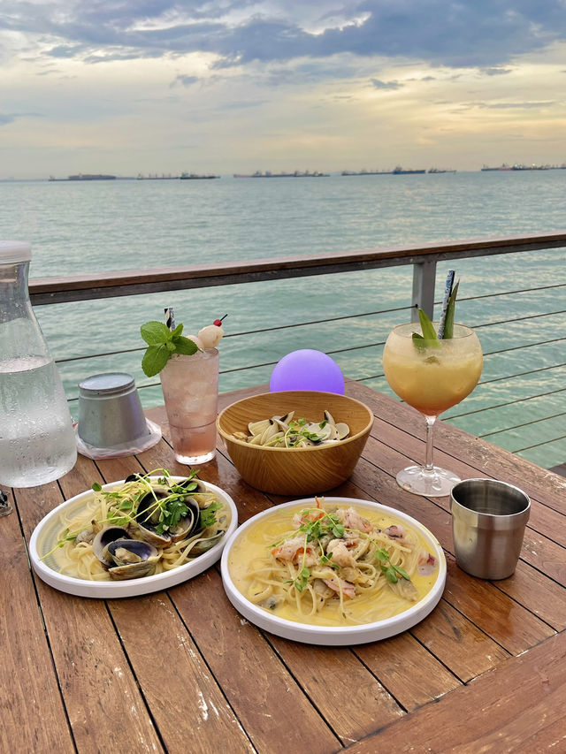 Chill Evening at Stella Seaside Lounge