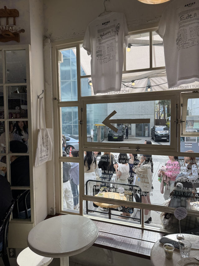 韓國首爾/Artist Bakery 超好吃的鹽可頌🥐
