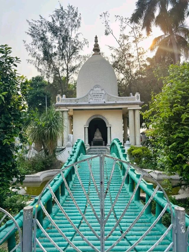 A Spiritual Journey to Dakshineswar – Where Faith Meets the Ganges