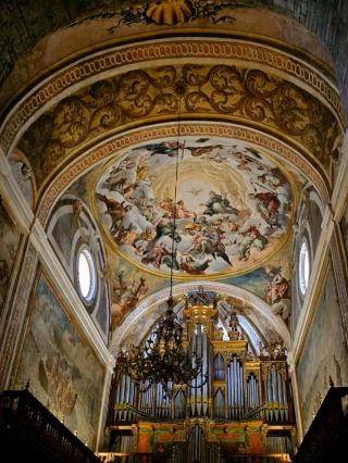 A cathedral dedicated to Saint Peter.