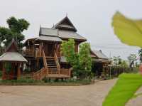 “หลงนา คาเฟ่” (Lhong Na Cafe)