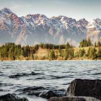 Spring in Queenstown: Lakes, Peaks & Adventure