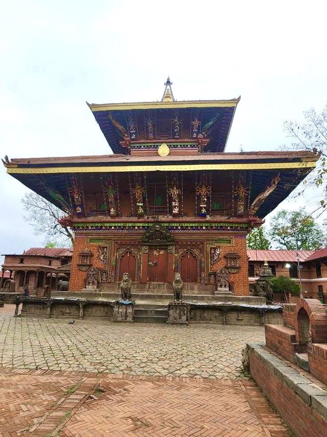 Where the mountains meet the sky — nepal