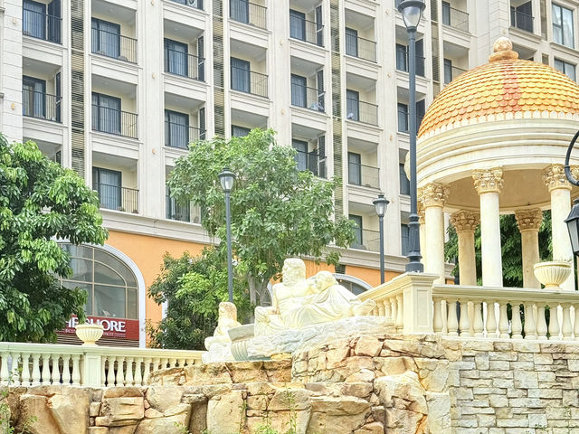 Thang Rồng – The Dragon Stairway of Sunset Town
