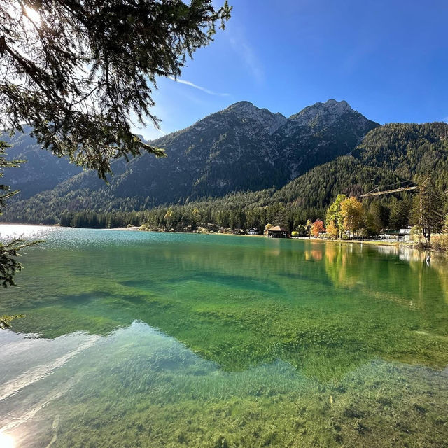 🏞️ Lago di Braies: The Emerald Jewel of the Dolomites* 🚣♂️✨