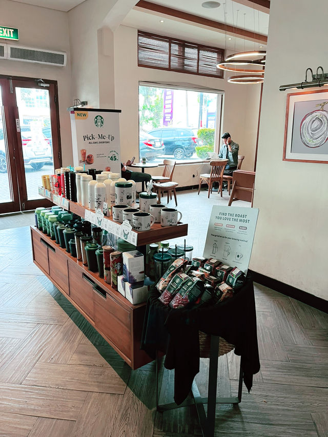 A Charming Starbucks Experience on Day One in Medan