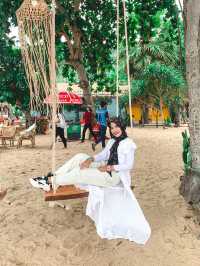 HuuLaa Beachcafe & Restaurants  - คาเฟ่ ขนอม