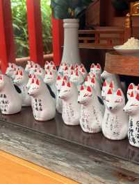 沖繩｜迷你千本鳥居與多彩達摩 城市裡一方心靈寄託-西來院