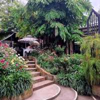 คาเฟ่กลางสวนกุหลาบ -  Fleur Cafe & Eatery