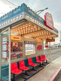 Ride Sharing to Keelung + Retro T-Ham Bus Stop Vibes