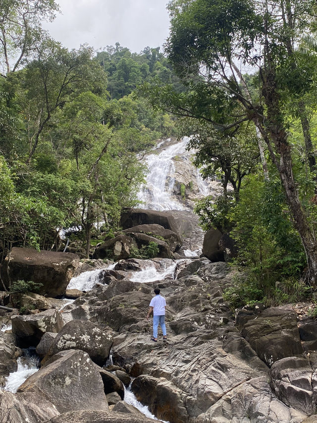 💦 น้ำตกไพรวัลย์ 🌳
