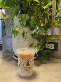 รีวิว Guzzjung cafe' Co-Working Space นิวทาวน์ สกล