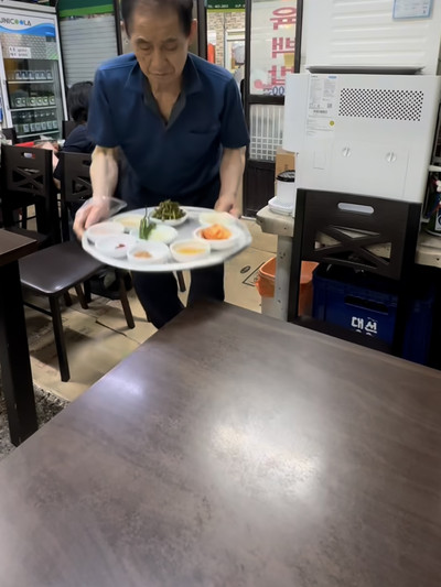 外見至上主義 韓国　ポップアップin 釜山　 ゴッドドッグ　神谷ヨハン スリッパ 釜山]KPOPミュージックと一緒に釜山ヨットパーティー、ヨット