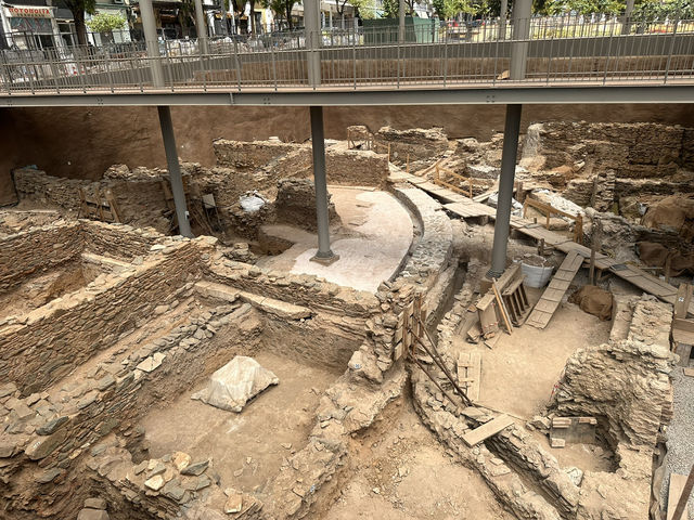 【ガレリウスの凱旋門とロトンダ｜ローマ時代の遺構が残る、テッサロニキ歴史散歩のハイライト】