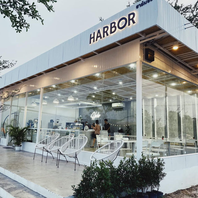 Harbor Café นครศรีธรรมราช — คาเฟ่ริมน้ำสุดชิลล์ 