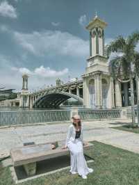 Strike a Pose at Seri Gemilang Bridge – but Bring Sunscreen! 📸🌞