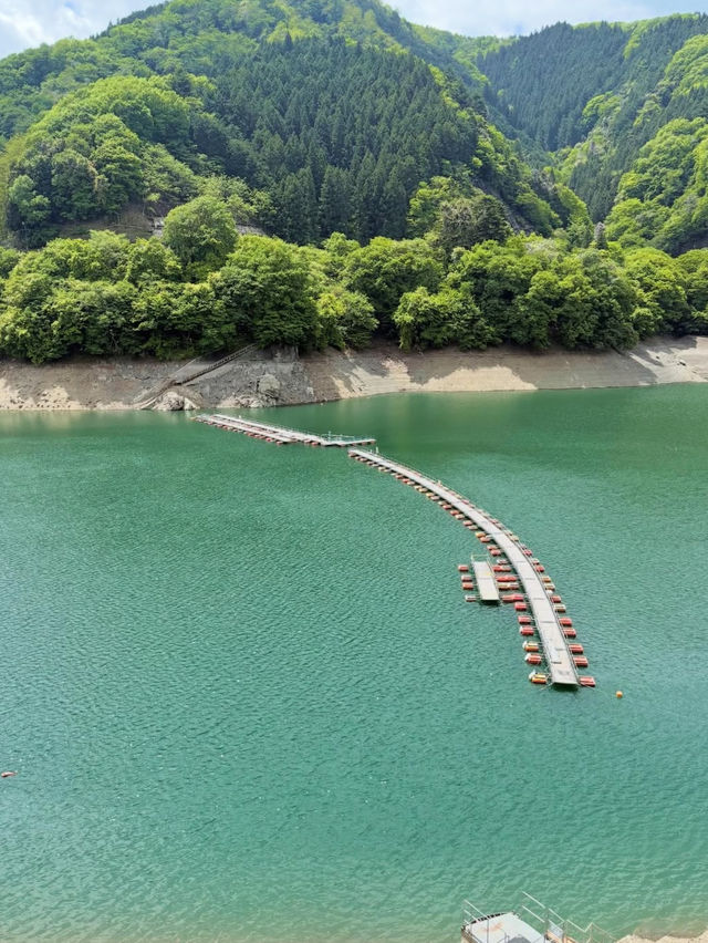 雲海と神秘に包まれる「三峯神社」で、心を整える山旅