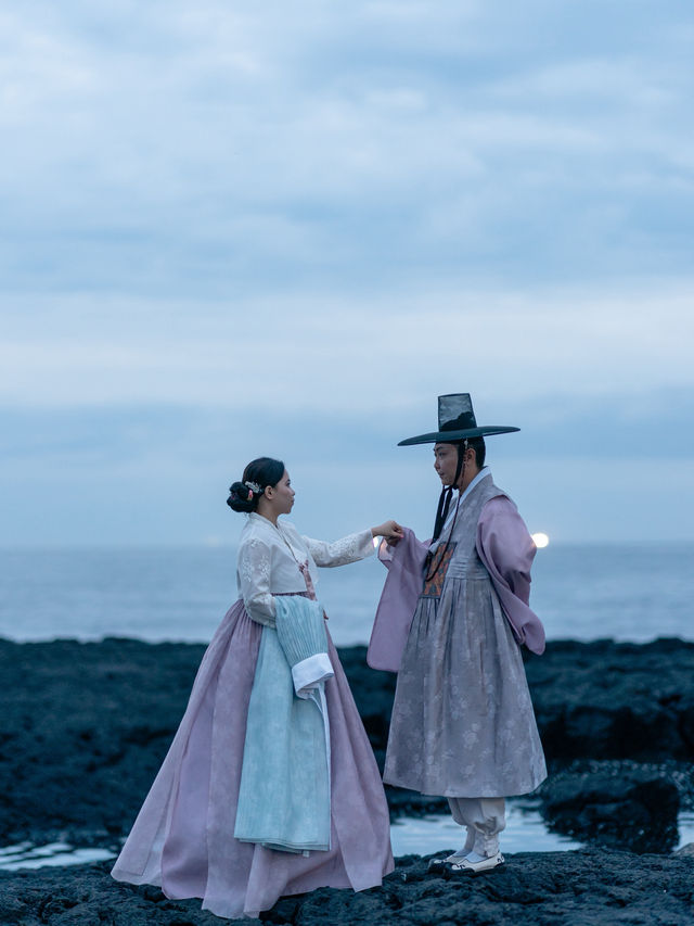 📸 Dress Like a Queen: Rent a Korean Hanbok in Jeju and Take Stunning Photos at Your Favorite Spot 👘