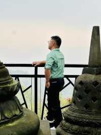 Must-see Borobudur Temple at dawn! 