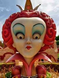 Get lost in Alice in Wonderland Maze!