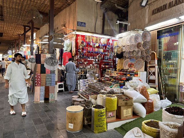 【Dubai Spice Souk／ドバイ・スパイススーク｜ディラ“香りと色が広がるアラビアの台所”】