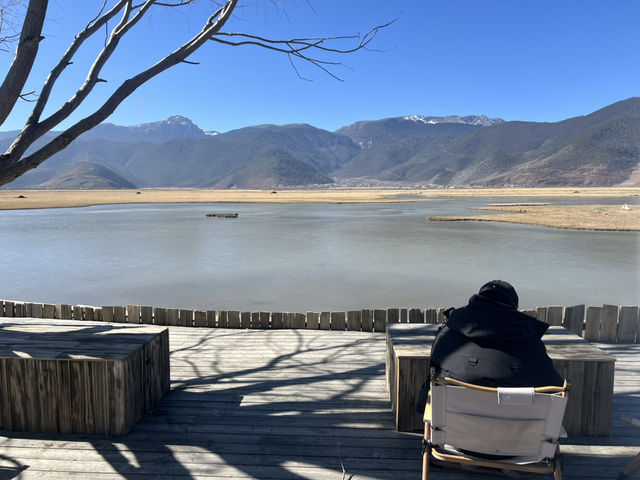走進香格里拉的金色世界，在松贊林寺轉經，看見信仰與寧靜共存的時光裂縫