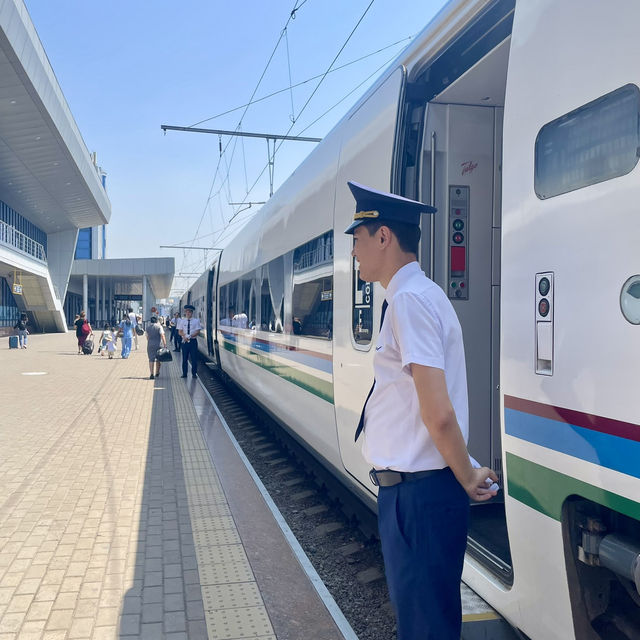 【ウズベキスタン】おもてなし満点✨ 快適✨長距離移動は高速鉄道✨