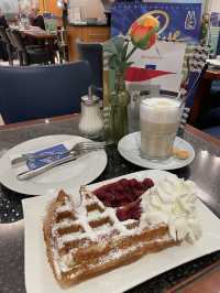 🍰✨ 쾰른에서 달콤한 휴식을 — Cafe Riese ✨☕
