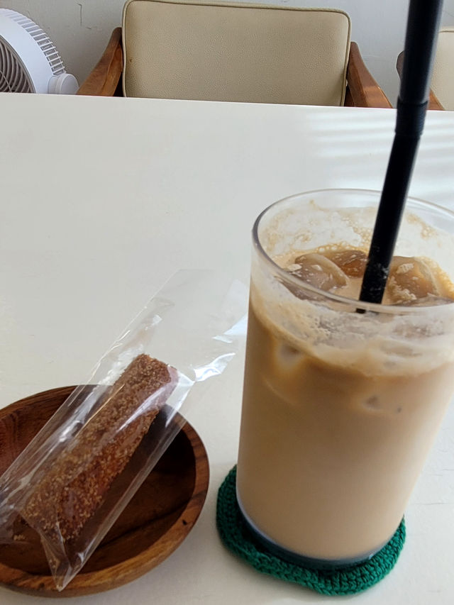 커피 한 잔의 여유가 있는 동네 카페