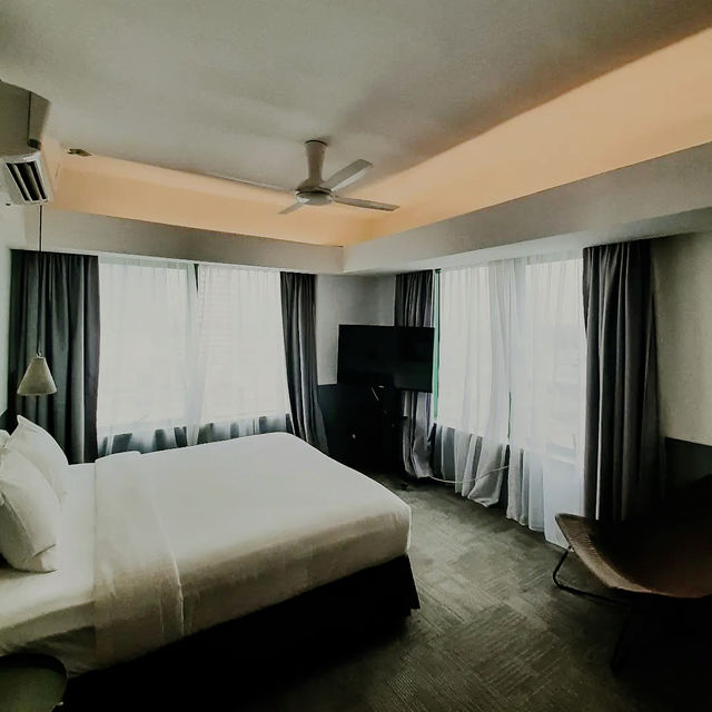 Zestful Comfort and Boutique Ease