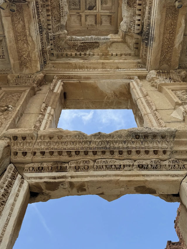 古代ローマの息吹を感じる、エフェソス遺跡で時を旅する