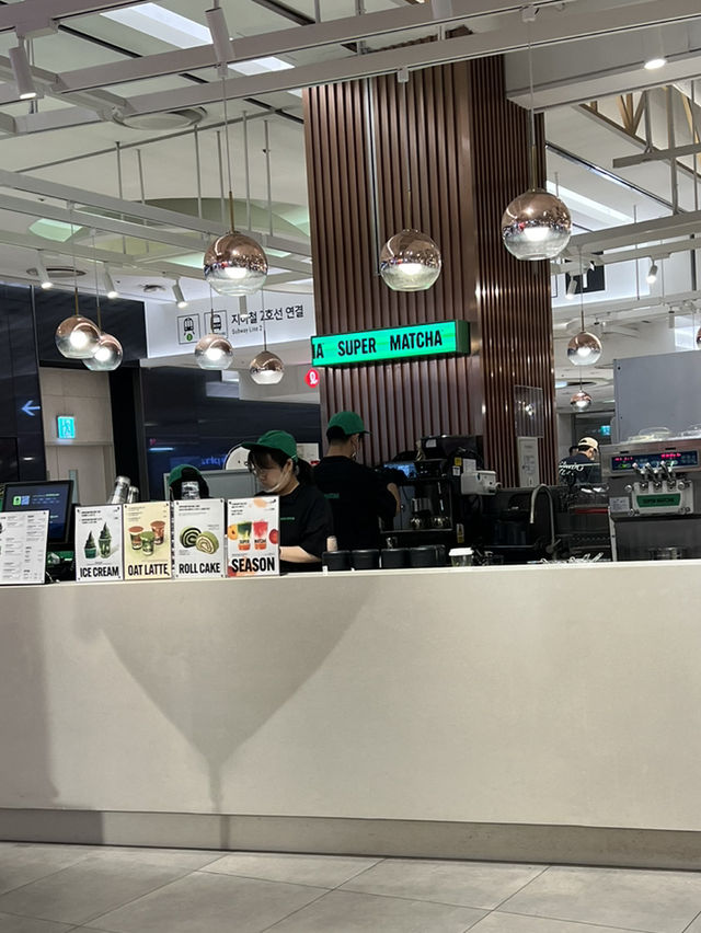 롯데 몰 푸드코트,취향대로 먹어요