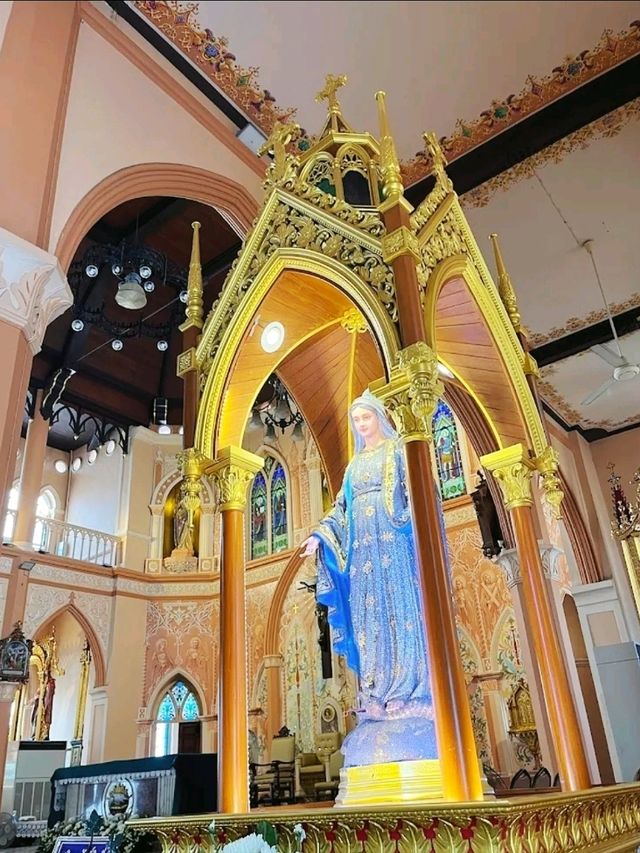 จันทบุรีมีอะไรดีบ้าง แต่อาสนวิหารพระนางมารีจึ้งสุด
